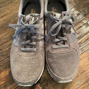 New Balance Women’s Sneakers
Size 8.5 M
Color Gray Suede and Nylon